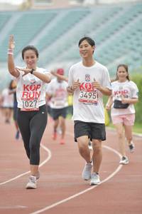 BIB: 3495, 1027
                            <button type="button" onclick="openModal(5951500)" class="btn btn-primary btn-sm float-right btn-popup" data-toggle="modal" data-target=".modal-high-quality">
                        <i class="fas fa-shopping-cart"></i> Add to Cart
                    </button>
                                            <button type="button" onclick="isThisMe(5951500, true)" class="btn btn-success btn-sm float-right btn-popup btn-isme hidden" data-toggle="tooltip" data-placement="bottom" title="นี่คือรูปของคุณใช่ไหม คลิกที่นี่เพื่อเอาเข้าอัลบั้ม">
                        <i class="fas fa-plus"></i> Add to album
                    </button>
                    <button type="button" onclick="isThisMe(5951500, false)" class="btn btn-warning btn-sm float-right btn-popup btn-isnotme hidden">
                        <i class="fas fa-ban"></i> Remove from album
                    </button>