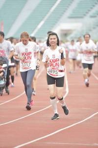 BIB: 3895, 105
                            <button type="button" onclick="openModal(5946612)" class="btn btn-primary btn-sm float-right btn-popup" data-toggle="modal" data-target=".modal-high-quality">
                        <i class="fas fa-shopping-cart"></i> Add to Cart
                    </button>
                                            <button type="button" onclick="isThisMe(5946612, true)" class="btn btn-success btn-sm float-right btn-popup btn-isme hidden" data-toggle="tooltip" data-placement="bottom" title="นี่คือรูปของคุณใช่ไหม คลิกที่นี่เพื่อเอาเข้าอัลบั้ม">
                        <i class="fas fa-plus"></i> Add to album
                    </button>
                    <button type="button" onclick="isThisMe(5946612, false)" class="btn btn-warning btn-sm float-right btn-popup btn-isnotme hidden">
                        <i class="fas fa-ban"></i> Remove from album
                    </button>