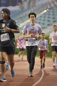 BIB: 6950, 6209, 8711
                            <button type="button" onclick="openModal(5919065)" class="btn btn-primary btn-sm float-right btn-popup" data-toggle="modal" data-target=".modal-high-quality">
                        <i class="fas fa-shopping-cart"></i> Add to Cart
                    </button>
                                            <button type="button" onclick="isThisMe(5919065, true)" class="btn btn-success btn-sm float-right btn-popup btn-isme hidden" data-toggle="tooltip" data-placement="bottom" title="นี่คือรูปของคุณใช่ไหม คลิกที่นี่เพื่อเอาเข้าอัลบั้ม">
                        <i class="fas fa-plus"></i> Add to album
                    </button>
                    <button type="button" onclick="isThisMe(5919065, false)" class="btn btn-warning btn-sm float-right btn-popup btn-isnotme hidden">
                        <i class="fas fa-ban"></i> Remove from album
                    </button>