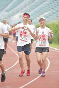 BIB: 1256, 1255
                            <button type="button" onclick="openModal(5942444)" class="btn btn-primary btn-sm float-right btn-popup" data-toggle="modal" data-target=".modal-high-quality">
                        <i class="fas fa-shopping-cart"></i> Add to Cart
                    </button>
                                            <button type="button" onclick="isThisMe(5942444, true)" class="btn btn-success btn-sm float-right btn-popup btn-isme hidden" data-toggle="tooltip" data-placement="bottom" title="นี่คือรูปของคุณใช่ไหม คลิกที่นี่เพื่อเอาเข้าอัลบั้ม">
                        <i class="fas fa-plus"></i> Add to album
                    </button>
                    <button type="button" onclick="isThisMe(5942444, false)" class="btn btn-warning btn-sm float-right btn-popup btn-isnotme hidden">
                        <i class="fas fa-ban"></i> Remove from album
                    </button>