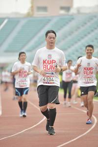 BIB: 201, 4104, 1190, 164
                            <button type="button" onclick="openModal(5951436)" class="btn btn-primary btn-sm float-right btn-popup" data-toggle="modal" data-target=".modal-high-quality">
                        <i class="fas fa-shopping-cart"></i> Add to Cart
                    </button>
                                            <button type="button" onclick="isThisMe(5951436, true)" class="btn btn-success btn-sm float-right btn-popup btn-isme hidden" data-toggle="tooltip" data-placement="bottom" title="นี่คือรูปของคุณใช่ไหม คลิกที่นี่เพื่อเอาเข้าอัลบั้ม">
                        <i class="fas fa-plus"></i> Add to album
                    </button>
                    <button type="button" onclick="isThisMe(5951436, false)" class="btn btn-warning btn-sm float-right btn-popup btn-isnotme hidden">
                        <i class="fas fa-ban"></i> Remove from album
                    </button>