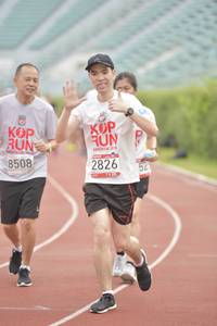 BIB: 8508, 2826
                            <button type="button" onclick="openModal(5947424)" class="btn btn-primary btn-sm float-right btn-popup" data-toggle="modal" data-target=".modal-high-quality">
                        <i class="fas fa-shopping-cart"></i> Add to Cart
                    </button>
                                            <button type="button" onclick="isThisMe(5947424, true)" class="btn btn-success btn-sm float-right btn-popup btn-isme hidden" data-toggle="tooltip" data-placement="bottom" title="นี่คือรูปของคุณใช่ไหม คลิกที่นี่เพื่อเอาเข้าอัลบั้ม">
                        <i class="fas fa-plus"></i> Add to album
                    </button>
                    <button type="button" onclick="isThisMe(5947424, false)" class="btn btn-warning btn-sm float-right btn-popup btn-isnotme hidden">
                        <i class="fas fa-ban"></i> Remove from album
                    </button>