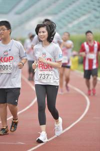 BIB: 7005, 2019, 7377
                            <button type="button" onclick="openModal(5935500)" class="btn btn-primary btn-sm float-right btn-popup" data-toggle="modal" data-target=".modal-high-quality">
                        <i class="fas fa-shopping-cart"></i> Add to Cart
                    </button>
                                            <button type="button" onclick="isThisMe(5935500, true)" class="btn btn-success btn-sm float-right btn-popup btn-isme hidden" data-toggle="tooltip" data-placement="bottom" title="นี่คือรูปของคุณใช่ไหม คลิกที่นี่เพื่อเอาเข้าอัลบั้ม">
                        <i class="fas fa-plus"></i> Add to album
                    </button>
                    <button type="button" onclick="isThisMe(5935500, false)" class="btn btn-warning btn-sm float-right btn-popup btn-isnotme hidden">
                        <i class="fas fa-ban"></i> Remove from album
                    </button>