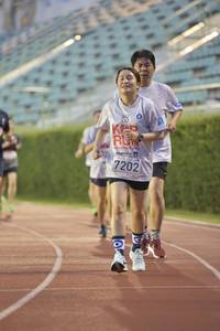 BIB: 7202
                            <button type="button" onclick="openModal(5920077)" class="btn btn-primary btn-sm float-right btn-popup" data-toggle="modal" data-target=".modal-high-quality">
                        <i class="fas fa-shopping-cart"></i> Add to Cart
                    </button>
                                            <button type="button" onclick="isThisMe(5920077, true)" class="btn btn-success btn-sm float-right btn-popup btn-isme hidden" data-toggle="tooltip" data-placement="bottom" title="นี่คือรูปของคุณใช่ไหม คลิกที่นี่เพื่อเอาเข้าอัลบั้ม">
                        <i class="fas fa-plus"></i> Add to album
                    </button>
                    <button type="button" onclick="isThisMe(5920077, false)" class="btn btn-warning btn-sm float-right btn-popup btn-isnotme hidden">
                        <i class="fas fa-ban"></i> Remove from album
                    </button>