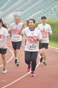 BIB: 8508, 826, 8246
                            <button type="button" onclick="openModal(5947371)" class="btn btn-primary btn-sm float-right btn-popup" data-toggle="modal" data-target=".modal-high-quality">
                        <i class="fas fa-shopping-cart"></i> Add to Cart
                    </button>
                                            <button type="button" onclick="isThisMe(5947371, true)" class="btn btn-success btn-sm float-right btn-popup btn-isme hidden" data-toggle="tooltip" data-placement="bottom" title="นี่คือรูปของคุณใช่ไหม คลิกที่นี่เพื่อเอาเข้าอัลบั้ม">
                        <i class="fas fa-plus"></i> Add to album
                    </button>
                    <button type="button" onclick="isThisMe(5947371, false)" class="btn btn-warning btn-sm float-right btn-popup btn-isnotme hidden">
                        <i class="fas fa-ban"></i> Remove from album
                    </button>