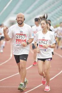 BIB: 4957, 4942
                            <button type="button" onclick="openModal(5948267)" class="btn btn-primary btn-sm float-right btn-popup" data-toggle="modal" data-target=".modal-high-quality">
                        <i class="fas fa-shopping-cart"></i> Add to Cart
                    </button>
                                            <button type="button" onclick="isThisMe(5948267, true)" class="btn btn-success btn-sm float-right btn-popup btn-isme hidden" data-toggle="tooltip" data-placement="bottom" title="นี่คือรูปของคุณใช่ไหม คลิกที่นี่เพื่อเอาเข้าอัลบั้ม">
                        <i class="fas fa-plus"></i> Add to album
                    </button>
                    <button type="button" onclick="isThisMe(5948267, false)" class="btn btn-warning btn-sm float-right btn-popup btn-isnotme hidden">
                        <i class="fas fa-ban"></i> Remove from album
                    </button>