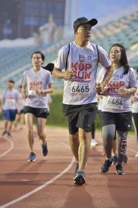 BIB: 6465, 6464
                            <button type="button" onclick="openModal(5920724)" class="btn btn-primary btn-sm float-right btn-popup" data-toggle="modal" data-target=".modal-high-quality">
                        <i class="fas fa-shopping-cart"></i> Add to Cart
                    </button>
                                            <button type="button" onclick="isThisMe(5920724, true)" class="btn btn-success btn-sm float-right btn-popup btn-isme hidden" data-toggle="tooltip" data-placement="bottom" title="นี่คือรูปของคุณใช่ไหม คลิกที่นี่เพื่อเอาเข้าอัลบั้ม">
                        <i class="fas fa-plus"></i> Add to album
                    </button>
                    <button type="button" onclick="isThisMe(5920724, false)" class="btn btn-warning btn-sm float-right btn-popup btn-isnotme hidden">
                        <i class="fas fa-ban"></i> Remove from album
                    </button>