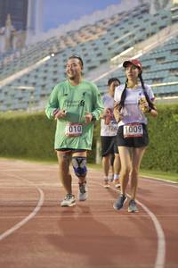 BIB: 726, 1009, 010
                            <button type="button" onclick="openModal(5919370)" class="btn btn-primary btn-sm float-right btn-popup" data-toggle="modal" data-target=".modal-high-quality">
                        <i class="fas fa-shopping-cart"></i> Add to Cart
                    </button>
                                            <button type="button" onclick="isThisMe(5919370, true)" class="btn btn-success btn-sm float-right btn-popup btn-isme hidden" data-toggle="tooltip" data-placement="bottom" title="นี่คือรูปของคุณใช่ไหม คลิกที่นี่เพื่อเอาเข้าอัลบั้ม">
                        <i class="fas fa-plus"></i> Add to album
                    </button>
                    <button type="button" onclick="isThisMe(5919370, false)" class="btn btn-warning btn-sm float-right btn-popup btn-isnotme hidden">
                        <i class="fas fa-ban"></i> Remove from album
                    </button>