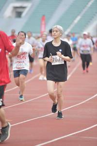 BIB: 7031, 3085
                            <button type="button" onclick="openModal(5935925)" class="btn btn-primary btn-sm float-right btn-popup" data-toggle="modal" data-target=".modal-high-quality">
                        <i class="fas fa-shopping-cart"></i> Add to Cart
                    </button>
                                            <button type="button" onclick="isThisMe(5935925, true)" class="btn btn-success btn-sm float-right btn-popup btn-isme hidden" data-toggle="tooltip" data-placement="bottom" title="นี่คือรูปของคุณใช่ไหม คลิกที่นี่เพื่อเอาเข้าอัลบั้ม">
                        <i class="fas fa-plus"></i> Add to album
                    </button>
                    <button type="button" onclick="isThisMe(5935925, false)" class="btn btn-warning btn-sm float-right btn-popup btn-isnotme hidden">
                        <i class="fas fa-ban"></i> Remove from album
                    </button>