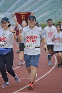 BIB: 7042, 6078, 043
                            <button type="button" onclick="openModal(5921790)" class="btn btn-primary btn-sm float-right btn-popup" data-toggle="modal" data-target=".modal-high-quality">
                        <i class="fas fa-shopping-cart"></i> Add to Cart
                    </button>
                                            <button type="button" onclick="isThisMe(5921790, true)" class="btn btn-success btn-sm float-right btn-popup btn-isme hidden" data-toggle="tooltip" data-placement="bottom" title="นี่คือรูปของคุณใช่ไหม คลิกที่นี่เพื่อเอาเข้าอัลบั้ม">
                        <i class="fas fa-plus"></i> Add to album
                    </button>
                    <button type="button" onclick="isThisMe(5921790, false)" class="btn btn-warning btn-sm float-right btn-popup btn-isnotme hidden">
                        <i class="fas fa-ban"></i> Remove from album
                    </button>