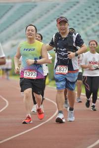 BIB: 144, 4837, 1393
                            <button type="button" onclick="openModal(5952205)" class="btn btn-primary btn-sm float-right btn-popup" data-toggle="modal" data-target=".modal-high-quality">
                        <i class="fas fa-shopping-cart"></i> Add to Cart
                    </button>
                                            <button type="button" onclick="isThisMe(5952205, true)" class="btn btn-success btn-sm float-right btn-popup btn-isme hidden" data-toggle="tooltip" data-placement="bottom" title="นี่คือรูปของคุณใช่ไหม คลิกที่นี่เพื่อเอาเข้าอัลบั้ม">
                        <i class="fas fa-plus"></i> Add to album
                    </button>
                    <button type="button" onclick="isThisMe(5952205, false)" class="btn btn-warning btn-sm float-right btn-popup btn-isnotme hidden">
                        <i class="fas fa-ban"></i> Remove from album
                    </button>