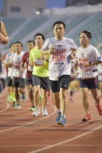 BIB: 157, 1044
                            <button type="button" onclick="openModal(5917800)" class="btn btn-primary btn-sm float-right btn-popup" data-toggle="modal" data-target=".modal-high-quality">
                        <i class="fas fa-shopping-cart"></i> Add to Cart
                    </button>
                                            <button type="button" onclick="isThisMe(5917800, true)" class="btn btn-success btn-sm float-right btn-popup btn-isme hidden" data-toggle="tooltip" data-placement="bottom" title="นี่คือรูปของคุณใช่ไหม คลิกที่นี่เพื่อเอาเข้าอัลบั้ม">
                        <i class="fas fa-plus"></i> Add to album
                    </button>
                    <button type="button" onclick="isThisMe(5917800, false)" class="btn btn-warning btn-sm float-right btn-popup btn-isnotme hidden">
                        <i class="fas fa-ban"></i> Remove from album
                    </button>