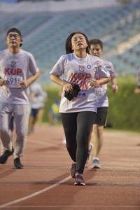 BIB: 6915
                            <button type="button" onclick="openModal(5919242)" class="btn btn-primary btn-sm float-right btn-popup" data-toggle="modal" data-target=".modal-high-quality">
                        <i class="fas fa-shopping-cart"></i> Add to Cart
                    </button>
                                            <button type="button" onclick="isThisMe(5919242, true)" class="btn btn-success btn-sm float-right btn-popup btn-isme hidden" data-toggle="tooltip" data-placement="bottom" title="นี่คือรูปของคุณใช่ไหม คลิกที่นี่เพื่อเอาเข้าอัลบั้ม">
                        <i class="fas fa-plus"></i> Add to album
                    </button>
                    <button type="button" onclick="isThisMe(5919242, false)" class="btn btn-warning btn-sm float-right btn-popup btn-isnotme hidden">
                        <i class="fas fa-ban"></i> Remove from album
                    </button>