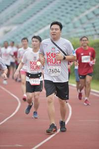 BIB: 2019, 7604, 1986
                            <button type="button" onclick="openModal(5933912)" class="btn btn-primary btn-sm float-right btn-popup" data-toggle="modal" data-target=".modal-high-quality">
                        <i class="fas fa-shopping-cart"></i> Add to Cart
                    </button>
                                            <button type="button" onclick="isThisMe(5933912, true)" class="btn btn-success btn-sm float-right btn-popup btn-isme hidden" data-toggle="tooltip" data-placement="bottom" title="นี่คือรูปของคุณใช่ไหม คลิกที่นี่เพื่อเอาเข้าอัลบั้ม">
                        <i class="fas fa-plus"></i> Add to album
                    </button>
                    <button type="button" onclick="isThisMe(5933912, false)" class="btn btn-warning btn-sm float-right btn-popup btn-isnotme hidden">
                        <i class="fas fa-ban"></i> Remove from album
                    </button>