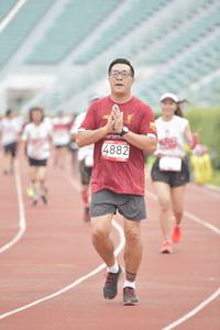 BIB: 4882, 
                            <button type="button" onclick="openModal(5946457)" class="btn btn-primary btn-sm float-right btn-popup" data-toggle="modal" data-target=".modal-high-quality">
                        <i class="fas fa-shopping-cart"></i> Add to Cart
                    </button>
                                            <button type="button" onclick="isThisMe(5946457, true)" class="btn btn-success btn-sm float-right btn-popup btn-isme hidden" data-toggle="tooltip" data-placement="bottom" title="นี่คือรูปของคุณใช่ไหม คลิกที่นี่เพื่อเอาเข้าอัลบั้ม">
                        <i class="fas fa-plus"></i> Add to album
                    </button>
                    <button type="button" onclick="isThisMe(5946457, false)" class="btn btn-warning btn-sm float-right btn-popup btn-isnotme hidden">
                        <i class="fas fa-ban"></i> Remove from album
                    </button>