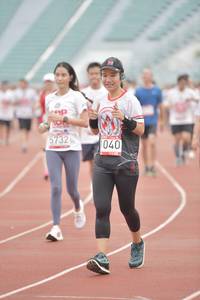 BIB: 5732, 040
                            <button type="button" onclick="openModal(5948160)" class="btn btn-primary btn-sm float-right btn-popup" data-toggle="modal" data-target=".modal-high-quality">
                        <i class="fas fa-shopping-cart"></i> Add to Cart
                    </button>
                                            <button type="button" onclick="isThisMe(5948160, true)" class="btn btn-success btn-sm float-right btn-popup btn-isme hidden" data-toggle="tooltip" data-placement="bottom" title="นี่คือรูปของคุณใช่ไหม คลิกที่นี่เพื่อเอาเข้าอัลบั้ม">
                        <i class="fas fa-plus"></i> Add to album
                    </button>
                    <button type="button" onclick="isThisMe(5948160, false)" class="btn btn-warning btn-sm float-right btn-popup btn-isnotme hidden">
                        <i class="fas fa-ban"></i> Remove from album
                    </button>