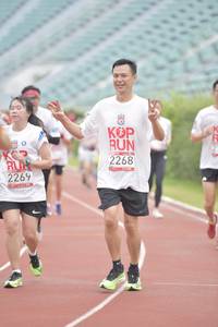 BIB: 2268, 2269
                            <button type="button" onclick="openModal(5941335)" class="btn btn-primary btn-sm float-right btn-popup" data-toggle="modal" data-target=".modal-high-quality">
                        <i class="fas fa-shopping-cart"></i> Add to Cart
                    </button>
                                            <button type="button" onclick="isThisMe(5941335, true)" class="btn btn-success btn-sm float-right btn-popup btn-isme hidden" data-toggle="tooltip" data-placement="bottom" title="นี่คือรูปของคุณใช่ไหม คลิกที่นี่เพื่อเอาเข้าอัลบั้ม">
                        <i class="fas fa-plus"></i> Add to album
                    </button>
                    <button type="button" onclick="isThisMe(5941335, false)" class="btn btn-warning btn-sm float-right btn-popup btn-isnotme hidden">
                        <i class="fas fa-ban"></i> Remove from album
                    </button>