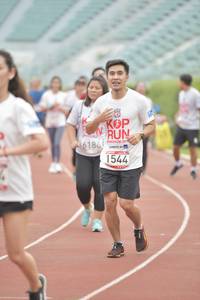 BIB: 46186, 1544
                            <button type="button" onclick="openModal(5948109)" class="btn btn-primary btn-sm float-right btn-popup" data-toggle="modal" data-target=".modal-high-quality">
                        <i class="fas fa-shopping-cart"></i> Add to Cart
                    </button>
                                            <button type="button" onclick="isThisMe(5948109, true)" class="btn btn-success btn-sm float-right btn-popup btn-isme hidden" data-toggle="tooltip" data-placement="bottom" title="นี่คือรูปของคุณใช่ไหม คลิกที่นี่เพื่อเอาเข้าอัลบั้ม">
                        <i class="fas fa-plus"></i> Add to album
                    </button>
                    <button type="button" onclick="isThisMe(5948109, false)" class="btn btn-warning btn-sm float-right btn-popup btn-isnotme hidden">
                        <i class="fas fa-ban"></i> Remove from album
                    </button>