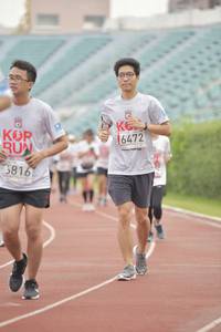 BIB: 6472, 816
                            <button type="button" onclick="openModal(5950730)" class="btn btn-primary btn-sm float-right btn-popup" data-toggle="modal" data-target=".modal-high-quality">
                        <i class="fas fa-shopping-cart"></i> Add to Cart
                    </button>
                                            <button type="button" onclick="isThisMe(5950730, true)" class="btn btn-success btn-sm float-right btn-popup btn-isme hidden" data-toggle="tooltip" data-placement="bottom" title="นี่คือรูปของคุณใช่ไหม คลิกที่นี่เพื่อเอาเข้าอัลบั้ม">
                        <i class="fas fa-plus"></i> Add to album
                    </button>
                    <button type="button" onclick="isThisMe(5950730, false)" class="btn btn-warning btn-sm float-right btn-popup btn-isnotme hidden">
                        <i class="fas fa-ban"></i> Remove from album
                    </button>