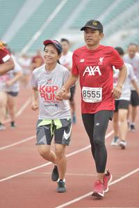 BIB: 8555
                            <button type="button" onclick="openModal(5947346)" class="btn btn-primary btn-sm float-right btn-popup" data-toggle="modal" data-target=".modal-high-quality">
                        <i class="fas fa-shopping-cart"></i> Add to Cart
                    </button>
                                            <button type="button" onclick="isThisMe(5947346, true)" class="btn btn-success btn-sm float-right btn-popup btn-isme hidden" data-toggle="tooltip" data-placement="bottom" title="นี่คือรูปของคุณใช่ไหม คลิกที่นี่เพื่อเอาเข้าอัลบั้ม">
                        <i class="fas fa-plus"></i> Add to album
                    </button>
                    <button type="button" onclick="isThisMe(5947346, false)" class="btn btn-warning btn-sm float-right btn-popup btn-isnotme hidden">
                        <i class="fas fa-ban"></i> Remove from album
                    </button>