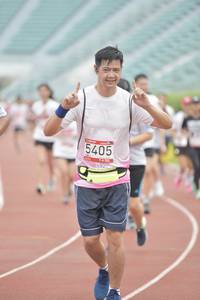 BIB: 5405
                            <button type="button" onclick="openModal(5940758)" class="btn btn-primary btn-sm float-right btn-popup" data-toggle="modal" data-target=".modal-high-quality">
                        <i class="fas fa-shopping-cart"></i> Add to Cart
                    </button>
                                            <button type="button" onclick="isThisMe(5940758, true)" class="btn btn-success btn-sm float-right btn-popup btn-isme hidden" data-toggle="tooltip" data-placement="bottom" title="นี่คือรูปของคุณใช่ไหม คลิกที่นี่เพื่อเอาเข้าอัลบั้ม">
                        <i class="fas fa-plus"></i> Add to album
                    </button>
                    <button type="button" onclick="isThisMe(5940758, false)" class="btn btn-warning btn-sm float-right btn-popup btn-isnotme hidden">
                        <i class="fas fa-ban"></i> Remove from album
                    </button>