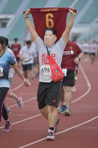 BIB: 696
                            <button type="button" onclick="openModal(5921833)" class="btn btn-primary btn-sm float-right btn-popup" data-toggle="modal" data-target=".modal-high-quality">
                        <i class="fas fa-shopping-cart"></i> Add to Cart
                    </button>
                                            <button type="button" onclick="isThisMe(5921833, true)" class="btn btn-success btn-sm float-right btn-popup btn-isme hidden" data-toggle="tooltip" data-placement="bottom" title="นี่คือรูปของคุณใช่ไหม คลิกที่นี่เพื่อเอาเข้าอัลบั้ม">
                        <i class="fas fa-plus"></i> Add to album
                    </button>
                    <button type="button" onclick="isThisMe(5921833, false)" class="btn btn-warning btn-sm float-right btn-popup btn-isnotme hidden">
                        <i class="fas fa-ban"></i> Remove from album
                    </button>