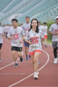 BIB: 8591, 2019, 8656
                            <button type="button" onclick="openModal(5931836)" class="btn btn-primary btn-sm float-right btn-popup" data-toggle="modal" data-target=".modal-high-quality">
                        <i class="fas fa-shopping-cart"></i> Add to Cart
                    </button>
                                            <button type="button" onclick="isThisMe(5931836, true)" class="btn btn-success btn-sm float-right btn-popup btn-isme hidden" data-toggle="tooltip" data-placement="bottom" title="นี่คือรูปของคุณใช่ไหม คลิกที่นี่เพื่อเอาเข้าอัลบั้ม">
                        <i class="fas fa-plus"></i> Add to album
                    </button>
                    <button type="button" onclick="isThisMe(5931836, false)" class="btn btn-warning btn-sm float-right btn-popup btn-isnotme hidden">
                        <i class="fas fa-ban"></i> Remove from album
                    </button>