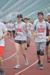 BIB: 9041, 024
                            <button type="button" onclick="openModal(5932060)" class="btn btn-primary btn-sm float-right btn-popup" data-toggle="modal" data-target=".modal-high-quality">
                        <i class="fas fa-shopping-cart"></i> Add to Cart
                    </button>
                                            <button type="button" onclick="isThisMe(5932060, true)" class="btn btn-success btn-sm float-right btn-popup btn-isme hidden" data-toggle="tooltip" data-placement="bottom" title="นี่คือรูปของคุณใช่ไหม คลิกที่นี่เพื่อเอาเข้าอัลบั้ม">
                        <i class="fas fa-plus"></i> Add to album
                    </button>
                    <button type="button" onclick="isThisMe(5932060, false)" class="btn btn-warning btn-sm float-right btn-popup btn-isnotme hidden">
                        <i class="fas fa-ban"></i> Remove from album
                    </button>