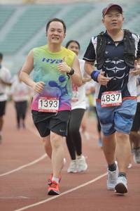 BIB: 4837, 1393
                            <button type="button" onclick="openModal(5952235)" class="btn btn-primary btn-sm float-right btn-popup" data-toggle="modal" data-target=".modal-high-quality">
                        <i class="fas fa-shopping-cart"></i> Add to Cart
                    </button>
                                            <button type="button" onclick="isThisMe(5952235, true)" class="btn btn-success btn-sm float-right btn-popup btn-isme hidden" data-toggle="tooltip" data-placement="bottom" title="นี่คือรูปของคุณใช่ไหม คลิกที่นี่เพื่อเอาเข้าอัลบั้ม">
                        <i class="fas fa-plus"></i> Add to album
                    </button>
                    <button type="button" onclick="isThisMe(5952235, false)" class="btn btn-warning btn-sm float-right btn-popup btn-isnotme hidden">
                        <i class="fas fa-ban"></i> Remove from album
                    </button>