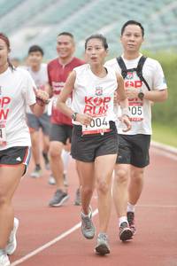 BIB: 004
                            <button type="button" onclick="openModal(5942239)" class="btn btn-primary btn-sm float-right btn-popup" data-toggle="modal" data-target=".modal-high-quality">
                        <i class="fas fa-shopping-cart"></i> Add to Cart
                    </button>
                                            <button type="button" onclick="isThisMe(5942239, true)" class="btn btn-success btn-sm float-right btn-popup btn-isme hidden" data-toggle="tooltip" data-placement="bottom" title="นี่คือรูปของคุณใช่ไหม คลิกที่นี่เพื่อเอาเข้าอัลบั้ม">
                        <i class="fas fa-plus"></i> Add to album
                    </button>
                    <button type="button" onclick="isThisMe(5942239, false)" class="btn btn-warning btn-sm float-right btn-popup btn-isnotme hidden">
                        <i class="fas fa-ban"></i> Remove from album
                    </button>