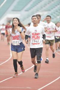 BIB: 1942, 100, 7111
                            <button type="button" onclick="openModal(5945799)" class="btn btn-primary btn-sm float-right btn-popup" data-toggle="modal" data-target=".modal-high-quality">
                        <i class="fas fa-shopping-cart"></i> Add to Cart
                    </button>
                                            <button type="button" onclick="isThisMe(5945799, true)" class="btn btn-success btn-sm float-right btn-popup btn-isme hidden" data-toggle="tooltip" data-placement="bottom" title="นี่คือรูปของคุณใช่ไหม คลิกที่นี่เพื่อเอาเข้าอัลบั้ม">
                        <i class="fas fa-plus"></i> Add to album
                    </button>
                    <button type="button" onclick="isThisMe(5945799, false)" class="btn btn-warning btn-sm float-right btn-popup btn-isnotme hidden">
                        <i class="fas fa-ban"></i> Remove from album
                    </button>