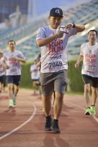 BIB: 7048, 1356
                            <button type="button" onclick="openModal(5920190)" class="btn btn-primary btn-sm float-right btn-popup" data-toggle="modal" data-target=".modal-high-quality">
                        <i class="fas fa-shopping-cart"></i> Add to Cart
                    </button>
                                            <button type="button" onclick="isThisMe(5920190, true)" class="btn btn-success btn-sm float-right btn-popup btn-isme hidden" data-toggle="tooltip" data-placement="bottom" title="นี่คือรูปของคุณใช่ไหม คลิกที่นี่เพื่อเอาเข้าอัลบั้ม">
                        <i class="fas fa-plus"></i> Add to album
                    </button>
                    <button type="button" onclick="isThisMe(5920190, false)" class="btn btn-warning btn-sm float-right btn-popup btn-isnotme hidden">
                        <i class="fas fa-ban"></i> Remove from album
                    </button>