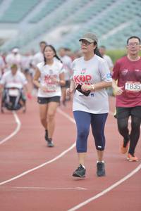 BIB: 1835
                            <button type="button" onclick="openModal(5934779)" class="btn btn-primary btn-sm float-right btn-popup" data-toggle="modal" data-target=".modal-high-quality">
                        <i class="fas fa-shopping-cart"></i> Add to Cart
                    </button>
                                            <button type="button" onclick="isThisMe(5934779, true)" class="btn btn-success btn-sm float-right btn-popup btn-isme hidden" data-toggle="tooltip" data-placement="bottom" title="นี่คือรูปของคุณใช่ไหม คลิกที่นี่เพื่อเอาเข้าอัลบั้ม">
                        <i class="fas fa-plus"></i> Add to album
                    </button>
                    <button type="button" onclick="isThisMe(5934779, false)" class="btn btn-warning btn-sm float-right btn-popup btn-isnotme hidden">
                        <i class="fas fa-ban"></i> Remove from album
                    </button>