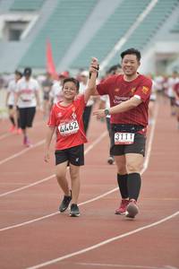 BIB: 4462, 3111
                            <button type="button" onclick="openModal(5957443)" class="btn btn-primary btn-sm float-right btn-popup" data-toggle="modal" data-target=".modal-high-quality">
                        <i class="fas fa-shopping-cart"></i> Add to Cart
                    </button>
                                            <button type="button" onclick="isThisMe(5957443, true)" class="btn btn-success btn-sm float-right btn-popup btn-isme hidden" data-toggle="tooltip" data-placement="bottom" title="นี่คือรูปของคุณใช่ไหม คลิกที่นี่เพื่อเอาเข้าอัลบั้ม">
                        <i class="fas fa-plus"></i> Add to album
                    </button>
                    <button type="button" onclick="isThisMe(5957443, false)" class="btn btn-warning btn-sm float-right btn-popup btn-isnotme hidden">
                        <i class="fas fa-ban"></i> Remove from album
                    </button>