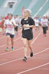 BIB: 085
                            <button type="button" onclick="openModal(5935921)" class="btn btn-primary btn-sm float-right btn-popup" data-toggle="modal" data-target=".modal-high-quality">
                        <i class="fas fa-shopping-cart"></i> Add to Cart
                    </button>
                                            <button type="button" onclick="isThisMe(5935921, true)" class="btn btn-success btn-sm float-right btn-popup btn-isme hidden" data-toggle="tooltip" data-placement="bottom" title="นี่คือรูปของคุณใช่ไหม คลิกที่นี่เพื่อเอาเข้าอัลบั้ม">
                        <i class="fas fa-plus"></i> Add to album
                    </button>
                    <button type="button" onclick="isThisMe(5935921, false)" class="btn btn-warning btn-sm float-right btn-popup btn-isnotme hidden">
                        <i class="fas fa-ban"></i> Remove from album
                    </button>