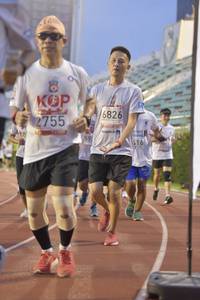 BIB: 6826, 2755, 416
                            <button type="button" onclick="openModal(5920259)" class="btn btn-primary btn-sm float-right btn-popup" data-toggle="modal" data-target=".modal-high-quality">
                        <i class="fas fa-shopping-cart"></i> Add to Cart
                    </button>
                                            <button type="button" onclick="isThisMe(5920259, true)" class="btn btn-success btn-sm float-right btn-popup btn-isme hidden" data-toggle="tooltip" data-placement="bottom" title="นี่คือรูปของคุณใช่ไหม คลิกที่นี่เพื่อเอาเข้าอัลบั้ม">
                        <i class="fas fa-plus"></i> Add to album
                    </button>
                    <button type="button" onclick="isThisMe(5920259, false)" class="btn btn-warning btn-sm float-right btn-popup btn-isnotme hidden">
                        <i class="fas fa-ban"></i> Remove from album
                    </button>