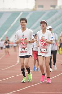 BIB: 5371, 201, 1719
                            <button type="button" onclick="openModal(5950145)" class="btn btn-primary btn-sm float-right btn-popup" data-toggle="modal" data-target=".modal-high-quality">
                        <i class="fas fa-shopping-cart"></i> Add to Cart
                    </button>
                                            <button type="button" onclick="isThisMe(5950145, true)" class="btn btn-success btn-sm float-right btn-popup btn-isme hidden" data-toggle="tooltip" data-placement="bottom" title="นี่คือรูปของคุณใช่ไหม คลิกที่นี่เพื่อเอาเข้าอัลบั้ม">
                        <i class="fas fa-plus"></i> Add to album
                    </button>
                    <button type="button" onclick="isThisMe(5950145, false)" class="btn btn-warning btn-sm float-right btn-popup btn-isnotme hidden">
                        <i class="fas fa-ban"></i> Remove from album
                    </button>