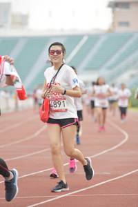 BIB: 4891
                            <button type="button" onclick="openModal(5951266)" class="btn btn-primary btn-sm float-right btn-popup" data-toggle="modal" data-target=".modal-high-quality">
                        <i class="fas fa-shopping-cart"></i> Add to Cart
                    </button>
                                            <button type="button" onclick="isThisMe(5951266, true)" class="btn btn-success btn-sm float-right btn-popup btn-isme hidden" data-toggle="tooltip" data-placement="bottom" title="นี่คือรูปของคุณใช่ไหม คลิกที่นี่เพื่อเอาเข้าอัลบั้ม">
                        <i class="fas fa-plus"></i> Add to album
                    </button>
                    <button type="button" onclick="isThisMe(5951266, false)" class="btn btn-warning btn-sm float-right btn-popup btn-isnotme hidden">
                        <i class="fas fa-ban"></i> Remove from album
                    </button>