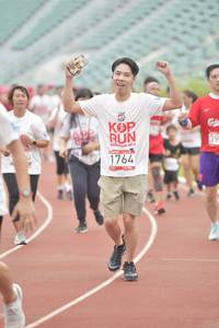 BIB: 1764
                            <button type="button" onclick="openModal(5948329)" class="btn btn-primary btn-sm float-right btn-popup" data-toggle="modal" data-target=".modal-high-quality">
                        <i class="fas fa-shopping-cart"></i> Add to Cart
                    </button>
                                            <button type="button" onclick="isThisMe(5948329, true)" class="btn btn-success btn-sm float-right btn-popup btn-isme hidden" data-toggle="tooltip" data-placement="bottom" title="นี่คือรูปของคุณใช่ไหม คลิกที่นี่เพื่อเอาเข้าอัลบั้ม">
                        <i class="fas fa-plus"></i> Add to album
                    </button>
                    <button type="button" onclick="isThisMe(5948329, false)" class="btn btn-warning btn-sm float-right btn-popup btn-isnotme hidden">
                        <i class="fas fa-ban"></i> Remove from album
                    </button>