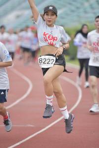 BIB: 8222
                            <button type="button" onclick="openModal(5934150)" class="btn btn-primary btn-sm float-right btn-popup" data-toggle="modal" data-target=".modal-high-quality">
                        <i class="fas fa-shopping-cart"></i> Add to Cart
                    </button>
                                            <button type="button" onclick="isThisMe(5934150, true)" class="btn btn-success btn-sm float-right btn-popup btn-isme hidden" data-toggle="tooltip" data-placement="bottom" title="นี่คือรูปของคุณใช่ไหม คลิกที่นี่เพื่อเอาเข้าอัลบั้ม">
                        <i class="fas fa-plus"></i> Add to album
                    </button>
                    <button type="button" onclick="isThisMe(5934150, false)" class="btn btn-warning btn-sm float-right btn-popup btn-isnotme hidden">
                        <i class="fas fa-ban"></i> Remove from album
                    </button>