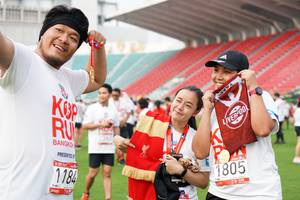 BIB: 1184, 1805
                            <button type="button" onclick="openModal(5917711)" class="btn btn-primary btn-sm float-right btn-popup" data-toggle="modal" data-target=".modal-high-quality">
                        <i class="fas fa-shopping-cart"></i> Add to Cart
                    </button>
                                            <button type="button" onclick="isThisMe(5917711, true)" class="btn btn-success btn-sm float-right btn-popup btn-isme hidden" data-toggle="tooltip" data-placement="bottom" title="นี่คือรูปของคุณใช่ไหม คลิกที่นี่เพื่อเอาเข้าอัลบั้ม">
                        <i class="fas fa-plus"></i> Add to album
                    </button>
                    <button type="button" onclick="isThisMe(5917711, false)" class="btn btn-warning btn-sm float-right btn-popup btn-isnotme hidden">
                        <i class="fas fa-ban"></i> Remove from album
                    </button>