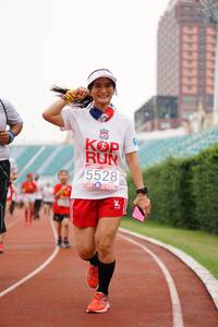 BIB: 5528
                            <button type="button" onclick="openModal(5941696)" class="btn btn-primary btn-sm float-right btn-popup" data-toggle="modal" data-target=".modal-high-quality">
                        <i class="fas fa-shopping-cart"></i> Add to Cart
                    </button>
                                            <button type="button" onclick="isThisMe(5941696, true)" class="btn btn-success btn-sm float-right btn-popup btn-isme hidden" data-toggle="tooltip" data-placement="bottom" title="นี่คือรูปของคุณใช่ไหม คลิกที่นี่เพื่อเอาเข้าอัลบั้ม">
                        <i class="fas fa-plus"></i> Add to album
                    </button>
                    <button type="button" onclick="isThisMe(5941696, false)" class="btn btn-warning btn-sm float-right btn-popup btn-isnotme hidden">
                        <i class="fas fa-ban"></i> Remove from album
                    </button>