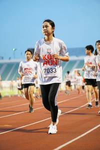 BIB: 7033, 2796
                            <button type="button" onclick="openModal(5934216)" class="btn btn-primary btn-sm float-right btn-popup" data-toggle="modal" data-target=".modal-high-quality">
                        <i class="fas fa-shopping-cart"></i> Add to Cart
                    </button>
                                            <button type="button" onclick="isThisMe(5934216, true)" class="btn btn-success btn-sm float-right btn-popup btn-isme hidden" data-toggle="tooltip" data-placement="bottom" title="นี่คือรูปของคุณใช่ไหม คลิกที่นี่เพื่อเอาเข้าอัลบั้ม">
                        <i class="fas fa-plus"></i> Add to album
                    </button>
                    <button type="button" onclick="isThisMe(5934216, false)" class="btn btn-warning btn-sm float-right btn-popup btn-isnotme hidden">
                        <i class="fas fa-ban"></i> Remove from album
                    </button>