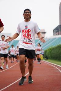 BIB: 3136
                            <button type="button" onclick="openModal(5938628)" class="btn btn-primary btn-sm float-right btn-popup" data-toggle="modal" data-target=".modal-high-quality">
                        <i class="fas fa-shopping-cart"></i> Add to Cart
                    </button>
                                            <button type="button" onclick="isThisMe(5938628, true)" class="btn btn-success btn-sm float-right btn-popup btn-isme hidden" data-toggle="tooltip" data-placement="bottom" title="นี่คือรูปของคุณใช่ไหม คลิกที่นี่เพื่อเอาเข้าอัลบั้ม">
                        <i class="fas fa-plus"></i> Add to album
                    </button>
                    <button type="button" onclick="isThisMe(5938628, false)" class="btn btn-warning btn-sm float-right btn-popup btn-isnotme hidden">
                        <i class="fas fa-ban"></i> Remove from album
                    </button>