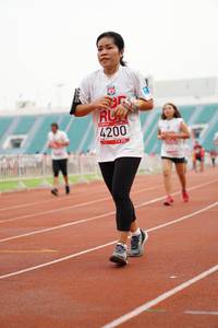 BIB: 4200
                            <button type="button" onclick="openModal(6022754)" class="btn btn-primary btn-sm float-right btn-popup" data-toggle="modal" data-target=".modal-high-quality">
                        <i class="fas fa-shopping-cart"></i> Add to Cart
                    </button>
                                            <button type="button" onclick="isThisMe(6022754, true)" class="btn btn-success btn-sm float-right btn-popup btn-isme hidden" data-toggle="tooltip" data-placement="bottom" title="นี่คือรูปของคุณใช่ไหม คลิกที่นี่เพื่อเอาเข้าอัลบั้ม">
                        <i class="fas fa-plus"></i> Add to album
                    </button>
                    <button type="button" onclick="isThisMe(6022754, false)" class="btn btn-warning btn-sm float-right btn-popup btn-isnotme hidden">
                        <i class="fas fa-ban"></i> Remove from album
                    </button>