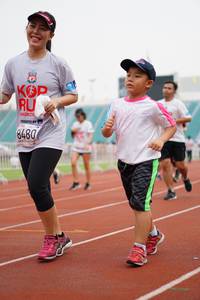 BIB: 8480
                            <button type="button" onclick="openModal(5939027)" class="btn btn-primary btn-sm float-right btn-popup" data-toggle="modal" data-target=".modal-high-quality">
                        <i class="fas fa-shopping-cart"></i> Add to Cart
                    </button>
                                            <button type="button" onclick="isThisMe(5939027, true)" class="btn btn-success btn-sm float-right btn-popup btn-isme hidden" data-toggle="tooltip" data-placement="bottom" title="นี่คือรูปของคุณใช่ไหม คลิกที่นี่เพื่อเอาเข้าอัลบั้ม">
                        <i class="fas fa-plus"></i> Add to album
                    </button>
                    <button type="button" onclick="isThisMe(5939027, false)" class="btn btn-warning btn-sm float-right btn-popup btn-isnotme hidden">
                        <i class="fas fa-ban"></i> Remove from album
                    </button>