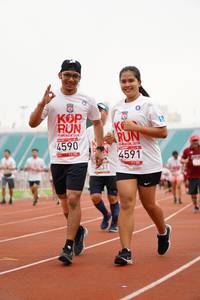 BIB: 4591, 4590, 2019
                            <button type="button" onclick="openModal(6025712)" class="btn btn-primary btn-sm float-right btn-popup" data-toggle="modal" data-target=".modal-high-quality">
                        <i class="fas fa-shopping-cart"></i> Add to Cart
                    </button>
                                            <button type="button" onclick="isThisMe(6025712, true)" class="btn btn-success btn-sm float-right btn-popup btn-isme hidden" data-toggle="tooltip" data-placement="bottom" title="นี่คือรูปของคุณใช่ไหม คลิกที่นี่เพื่อเอาเข้าอัลบั้ม">
                        <i class="fas fa-plus"></i> Add to album
                    </button>
                    <button type="button" onclick="isThisMe(6025712, false)" class="btn btn-warning btn-sm float-right btn-popup btn-isnotme hidden">
                        <i class="fas fa-ban"></i> Remove from album
                    </button>