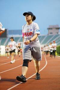 BIB: 710
                            <button type="button" onclick="openModal(5933944)" class="btn btn-primary btn-sm float-right btn-popup" data-toggle="modal" data-target=".modal-high-quality">
                        <i class="fas fa-shopping-cart"></i> Add to Cart
                    </button>
                                            <button type="button" onclick="isThisMe(5933944, true)" class="btn btn-success btn-sm float-right btn-popup btn-isme hidden" data-toggle="tooltip" data-placement="bottom" title="นี่คือรูปของคุณใช่ไหม คลิกที่นี่เพื่อเอาเข้าอัลบั้ม">
                        <i class="fas fa-plus"></i> Add to album
                    </button>
                    <button type="button" onclick="isThisMe(5933944, false)" class="btn btn-warning btn-sm float-right btn-popup btn-isnotme hidden">
                        <i class="fas fa-ban"></i> Remove from album
                    </button>