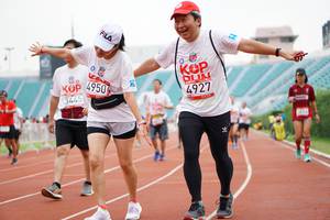 BIB: 4927, 4950, 3445
                            <button type="button" onclick="openModal(6026211)" class="btn btn-primary btn-sm float-right btn-popup" data-toggle="modal" data-target=".modal-high-quality">
                        <i class="fas fa-shopping-cart"></i> Add to Cart
                    </button>
                                            <button type="button" onclick="isThisMe(6026211, true)" class="btn btn-success btn-sm float-right btn-popup btn-isme hidden" data-toggle="tooltip" data-placement="bottom" title="นี่คือรูปของคุณใช่ไหม คลิกที่นี่เพื่อเอาเข้าอัลบั้ม">
                        <i class="fas fa-plus"></i> Add to album
                    </button>
                    <button type="button" onclick="isThisMe(6026211, false)" class="btn btn-warning btn-sm float-right btn-popup btn-isnotme hidden">
                        <i class="fas fa-ban"></i> Remove from album
                    </button>