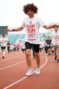 BIB: 2019, 2901
                            <button type="button" onclick="openModal(5941237)" class="btn btn-primary btn-sm float-right btn-popup" data-toggle="modal" data-target=".modal-high-quality">
                        <i class="fas fa-shopping-cart"></i> Add to Cart
                    </button>
                                            <button type="button" onclick="isThisMe(5941237, true)" class="btn btn-success btn-sm float-right btn-popup btn-isme hidden" data-toggle="tooltip" data-placement="bottom" title="นี่คือรูปของคุณใช่ไหม คลิกที่นี่เพื่อเอาเข้าอัลบั้ม">
                        <i class="fas fa-plus"></i> Add to album
                    </button>
                    <button type="button" onclick="isThisMe(5941237, false)" class="btn btn-warning btn-sm float-right btn-popup btn-isnotme hidden">
                        <i class="fas fa-ban"></i> Remove from album
                    </button>